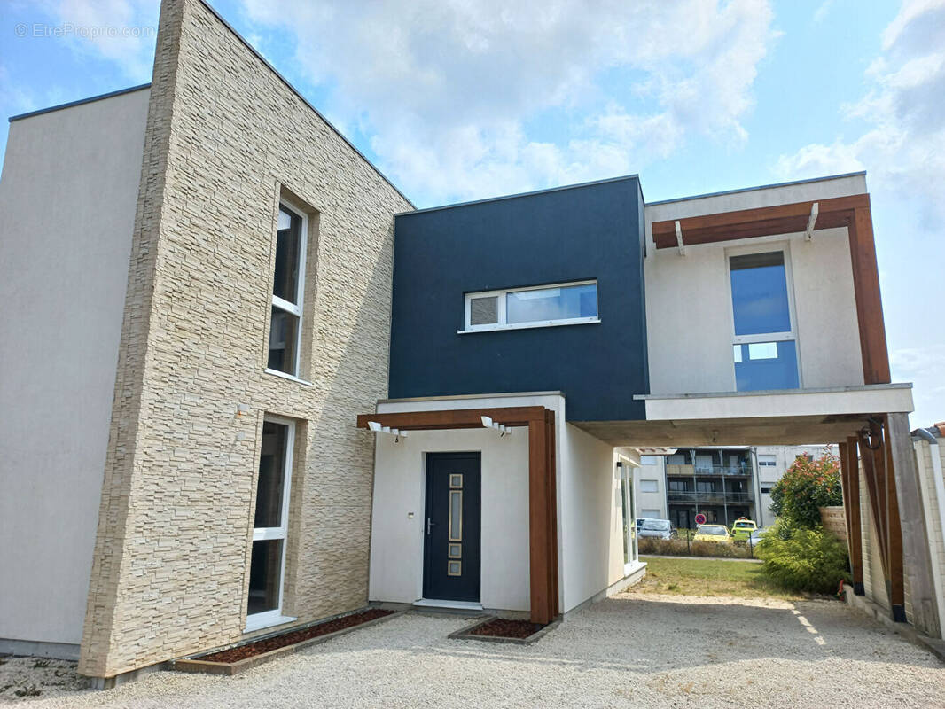 Maison à SAINTE-PAZANNE