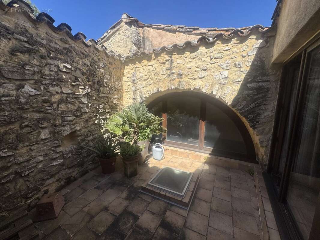 Maison à CASTELNAU-VALENCE