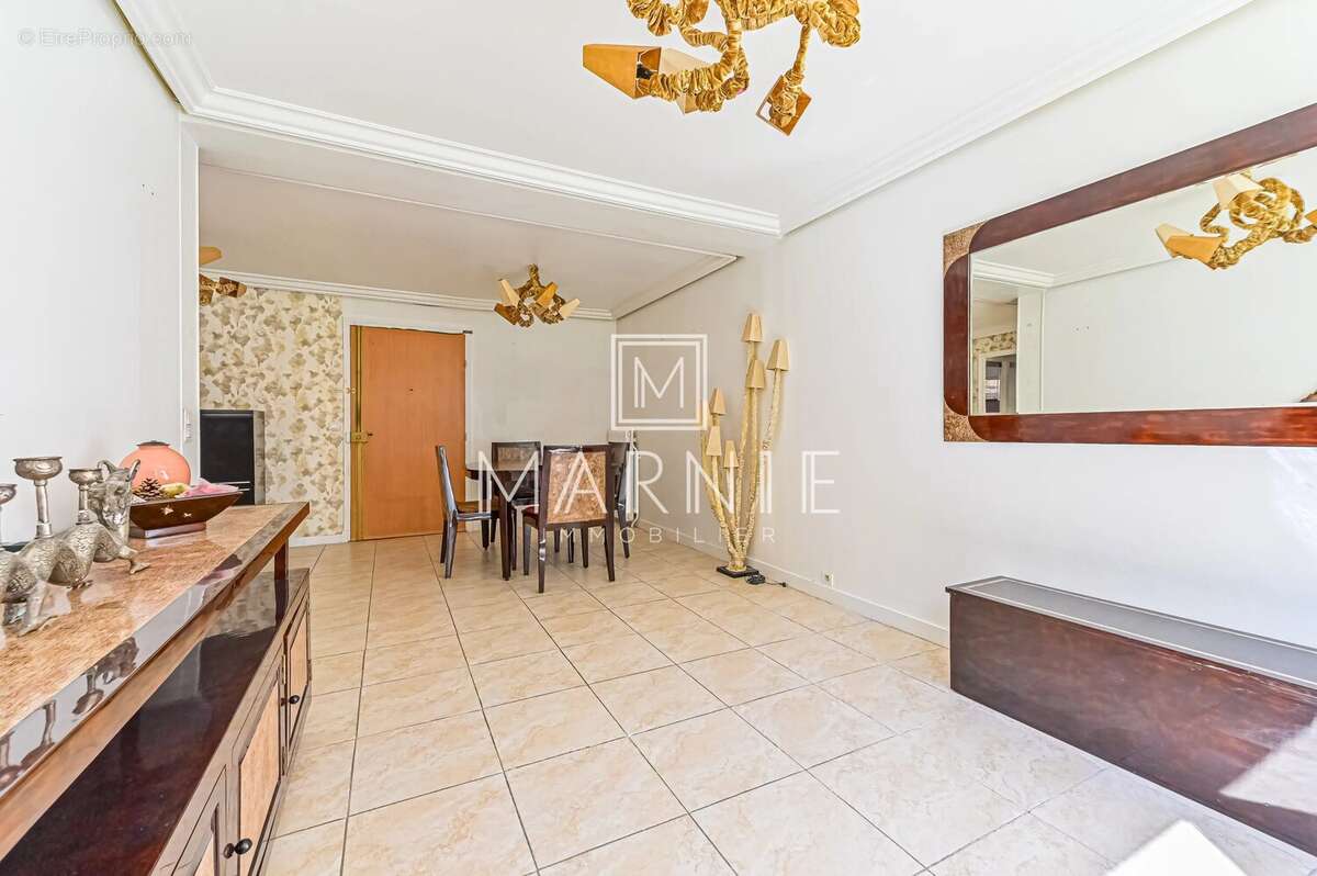 Appartement à PARIS-15E