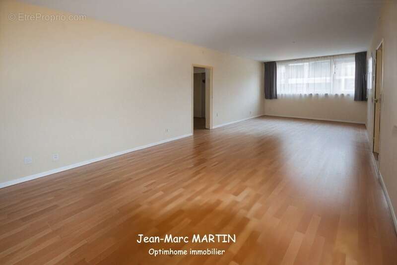 A vendre à Tourcoing proche de Mouvaux – Appartement T3 de 80,23 m² avec balcon, cave et garage – Exclusivité - photo 4
