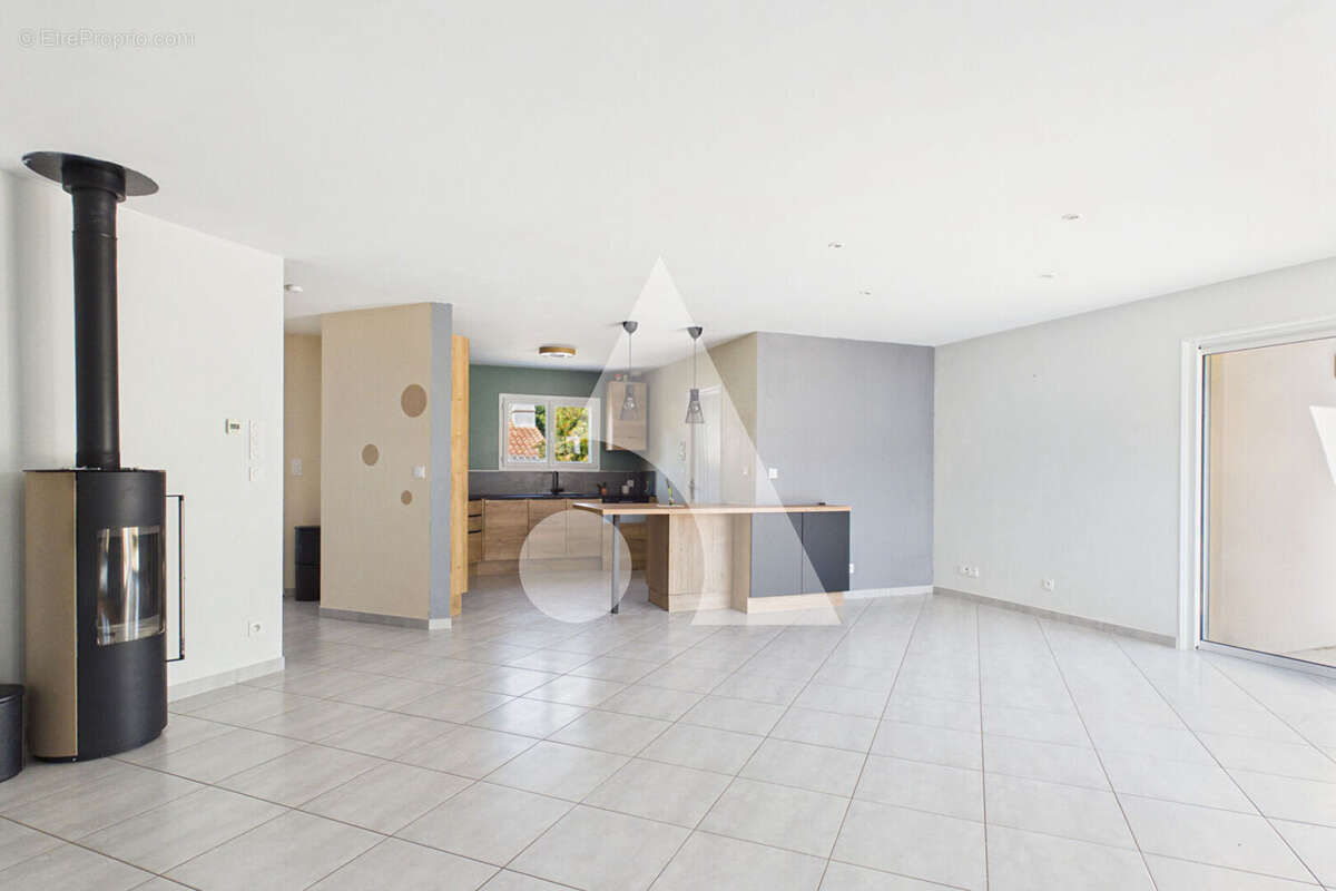 Maison nesmy plain pied - photo 3