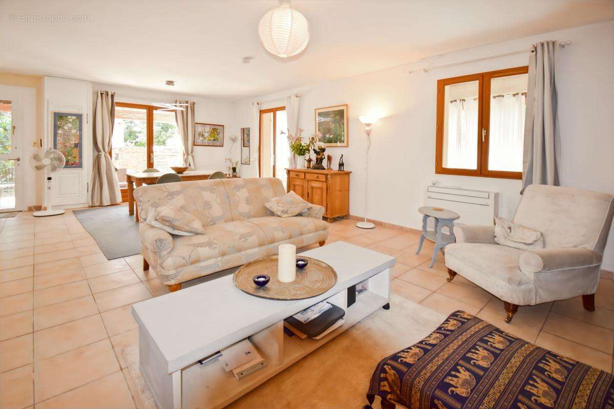 Maison à VERS-PONT-DU-GARD