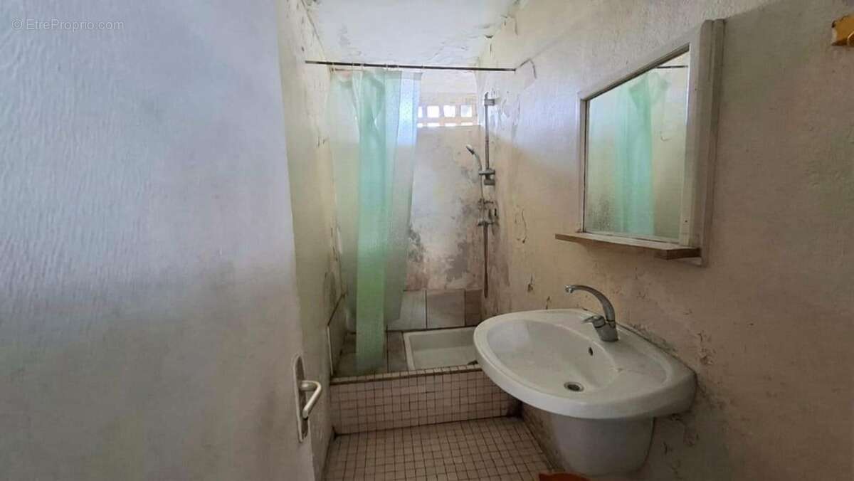 Appartement à LES ABYMES