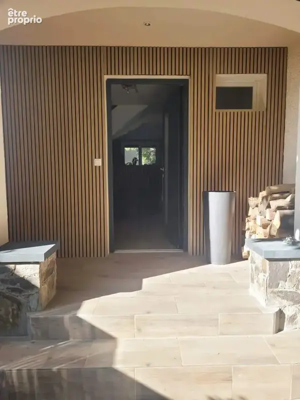 Maison familiale rénovée avec piscine, garage et stationnement camping-car. - photo 16