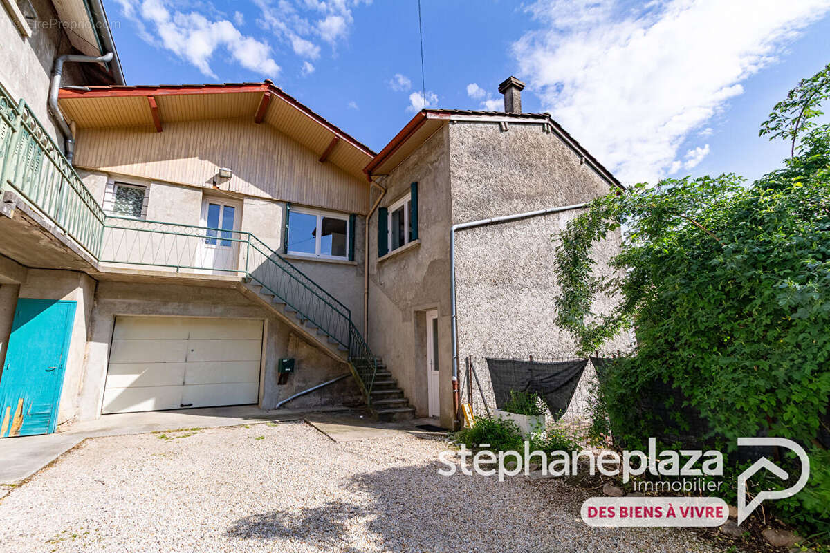 Maison de village de 85m² avec garage de 44m² au centre de Chalamont - photo 10