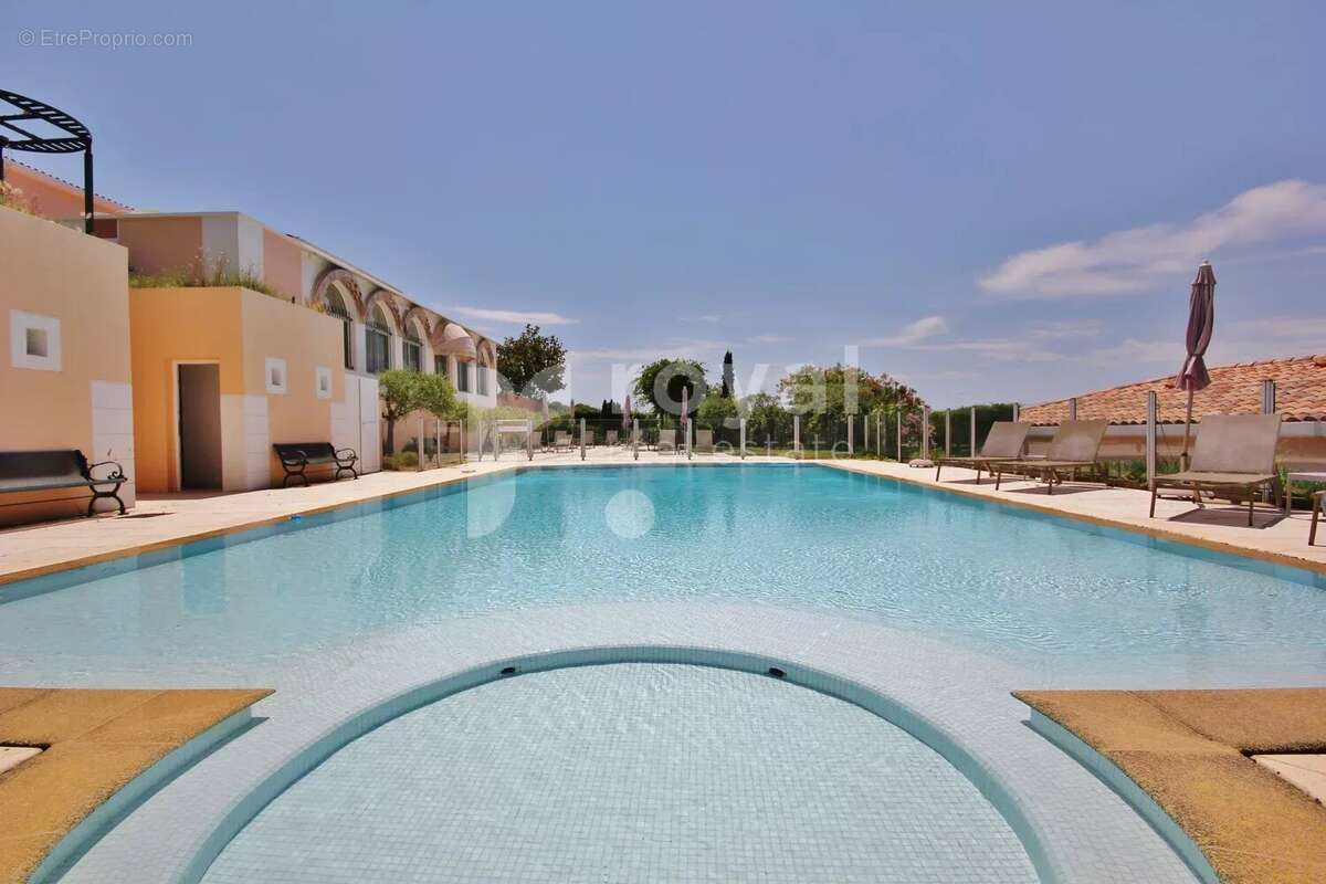 Appartement à MOUGINS