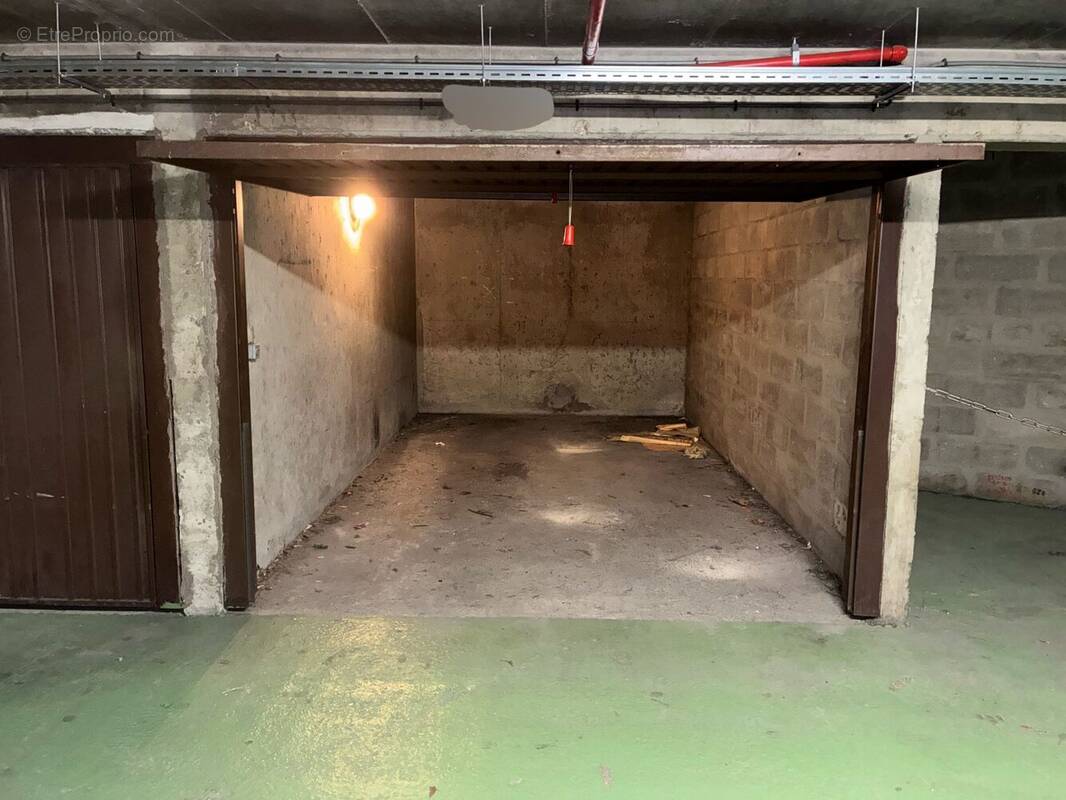 Parking à PARIS-15E