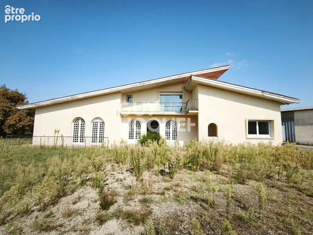 Maison de 183m², 5 chambres et dependance - photo 1
