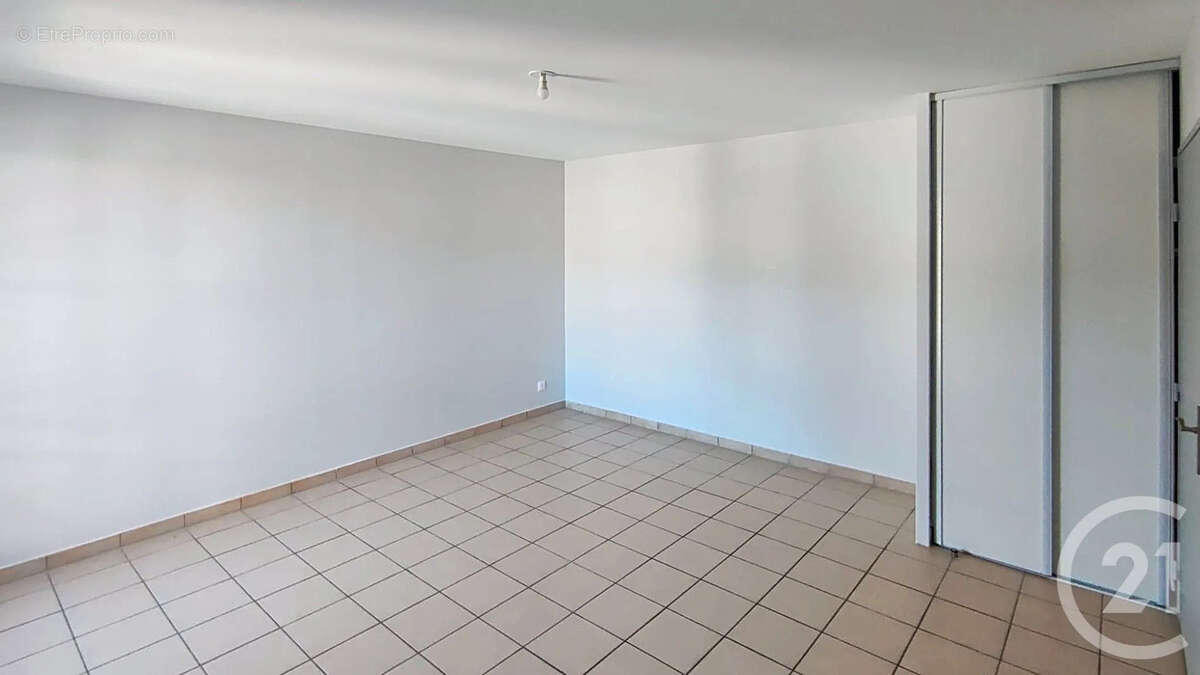 Appartement à BRIE-COMTE-ROBERT