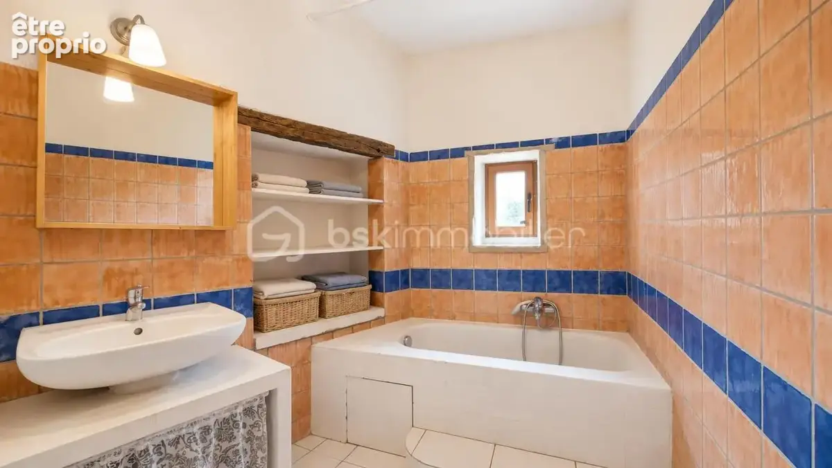 À 5 min de grignan - maison en pierre 104 m² – 3 chambres – cour intérieure - photo 11