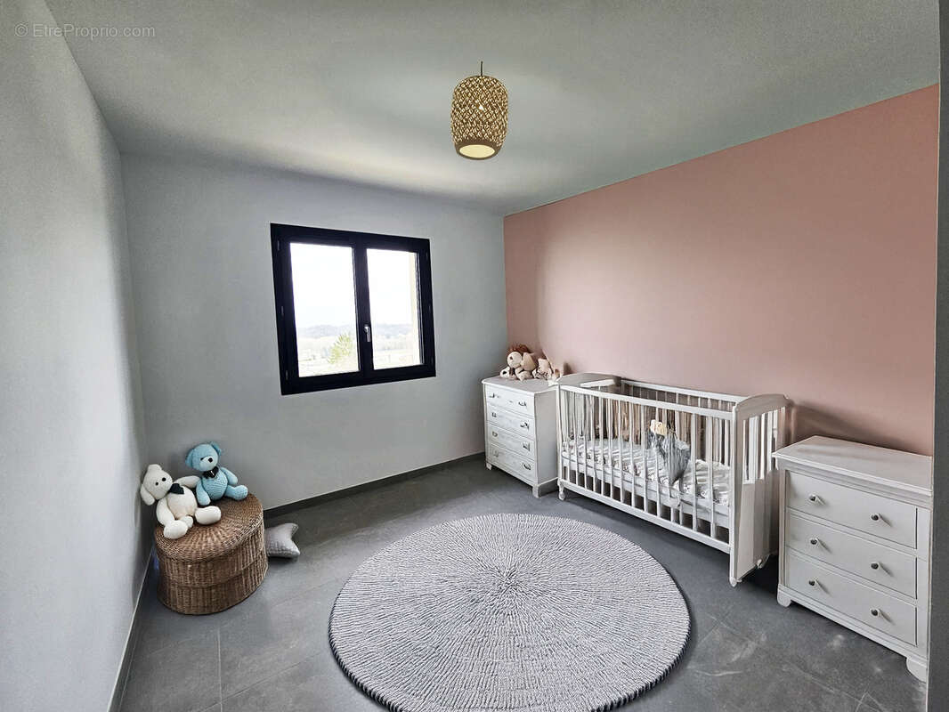 Maison à SALAISE-SUR-SANNE