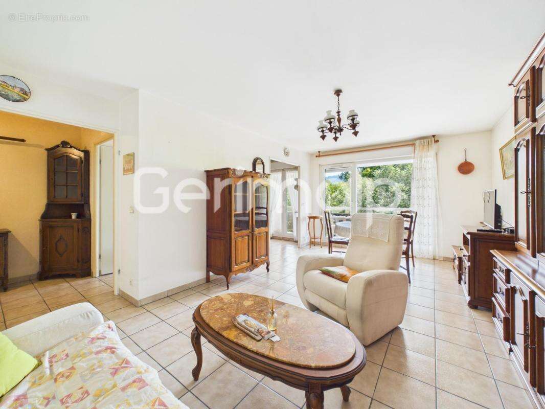 Vente - Appartement - 3 pièces + cuisine - 68,35 m² - 369 000 € - photo 5
