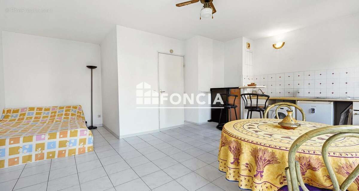 Cannes la bocca type 1 de 30m2 residence standing avec terrasse parking piscine - photo 5