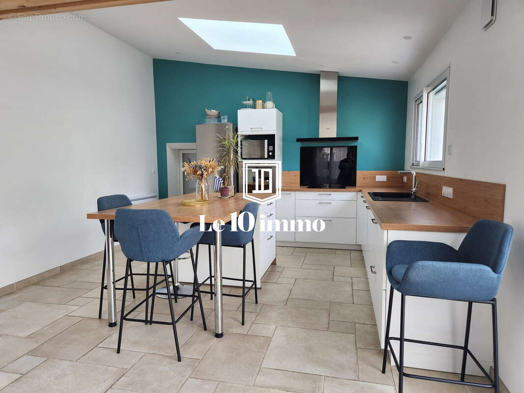 Cuisine - Maison à LE LOROUX-BOTTEREAU