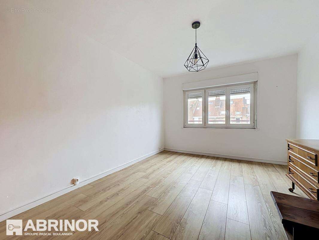 Lille saint maurice - appartement lumineux 3 chambres avec garage et cave - photo 5