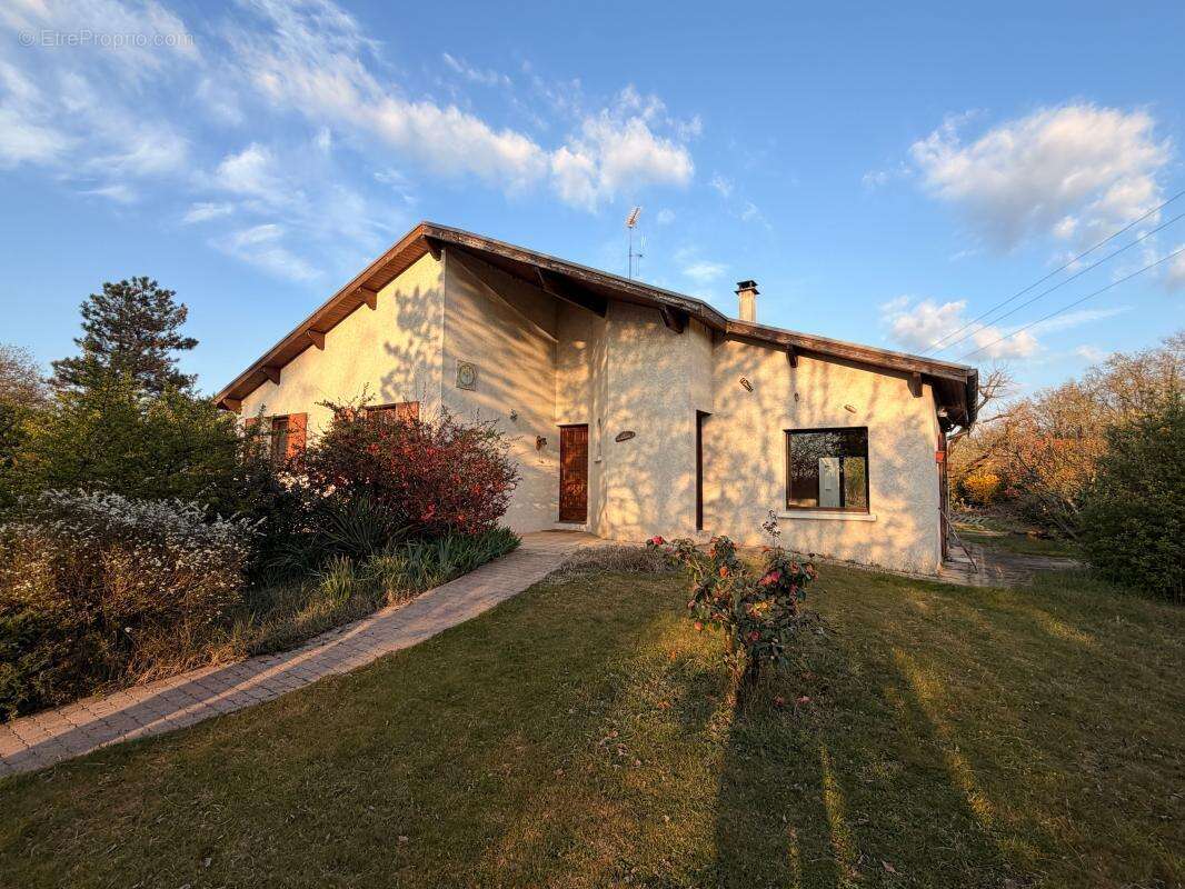 Maison à SAINT-ROMAIN-DE-JALIONAS