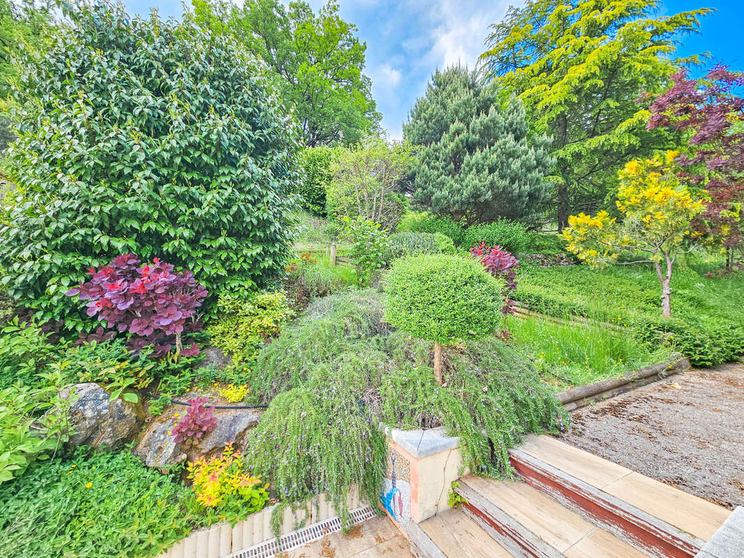 Maison à SAINT-BEAUZELY