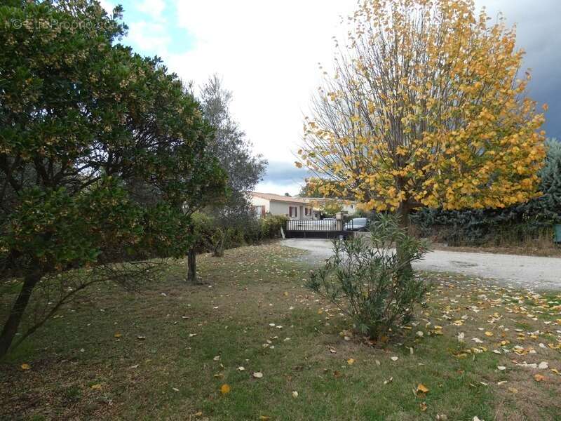 Maison à VACQUIERES