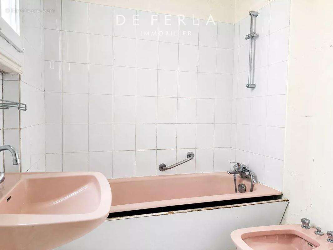 Appartement à PARIS-14E