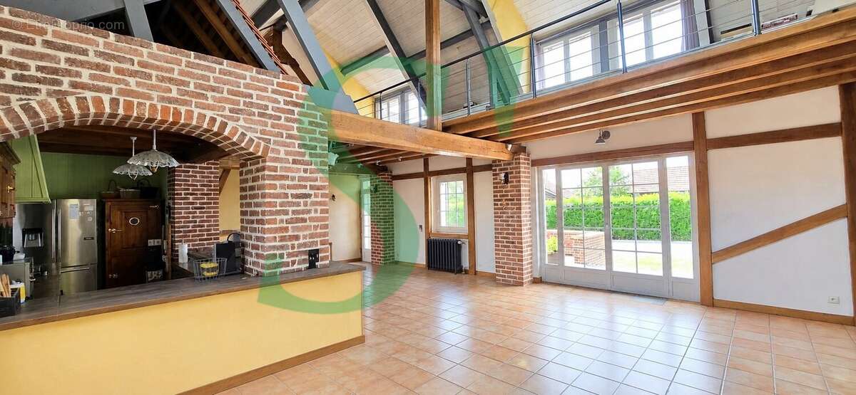 Maison 240 m² à Auneuil  - photo 2