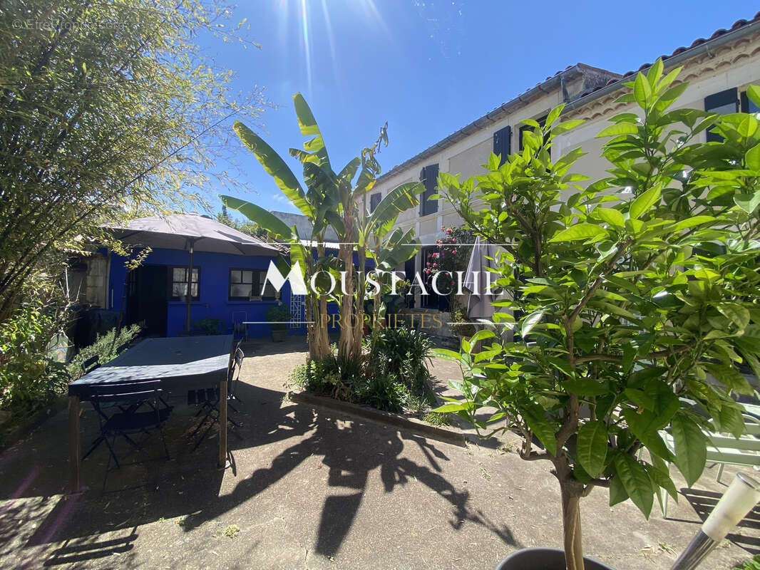 Maison à MORNAC-SUR-SEUDRE