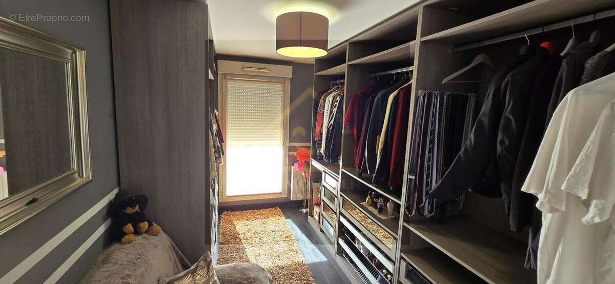 Appartement à LEVES