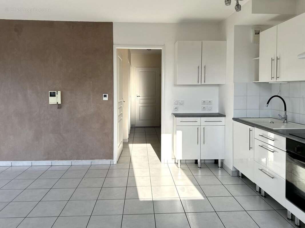 Photo 7 - Appartement à MEYZIEU