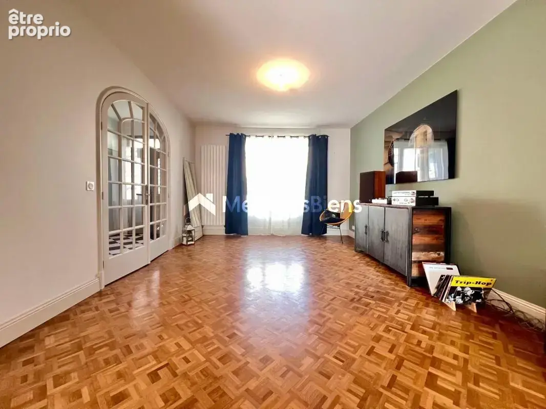 Maison Bourgeoise Rénovée avec Potentiel - 3 Chambres ( 4 possible ) avec Garage - Sacré Coeur - photo 11