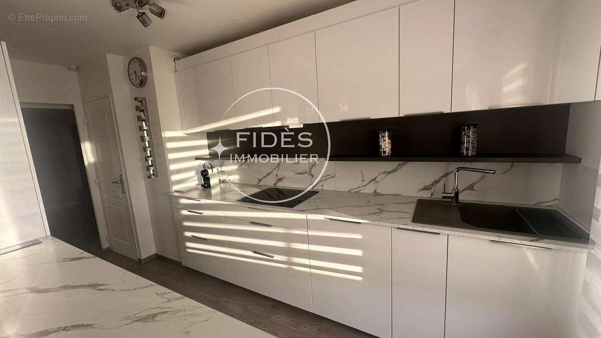 Appartement à MARSEILLE-8E