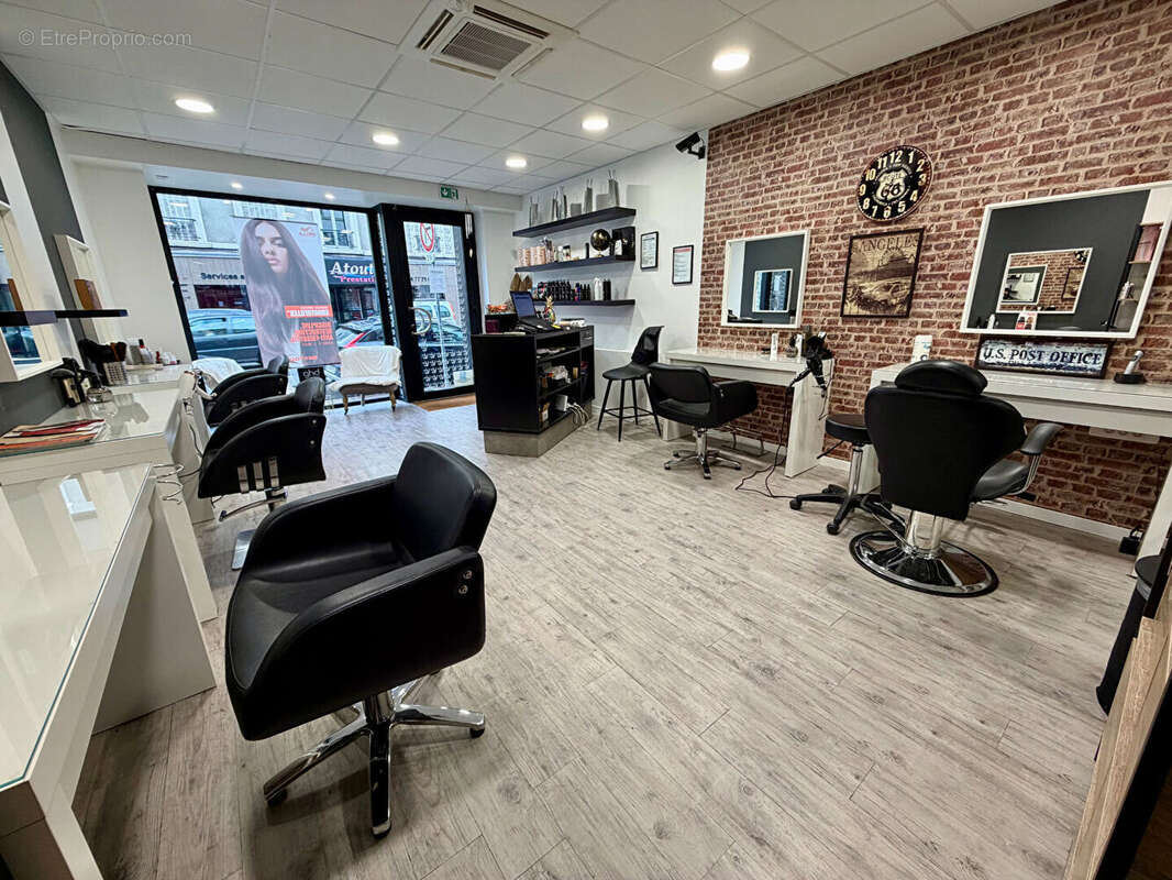 Commerce à LE COTEAU