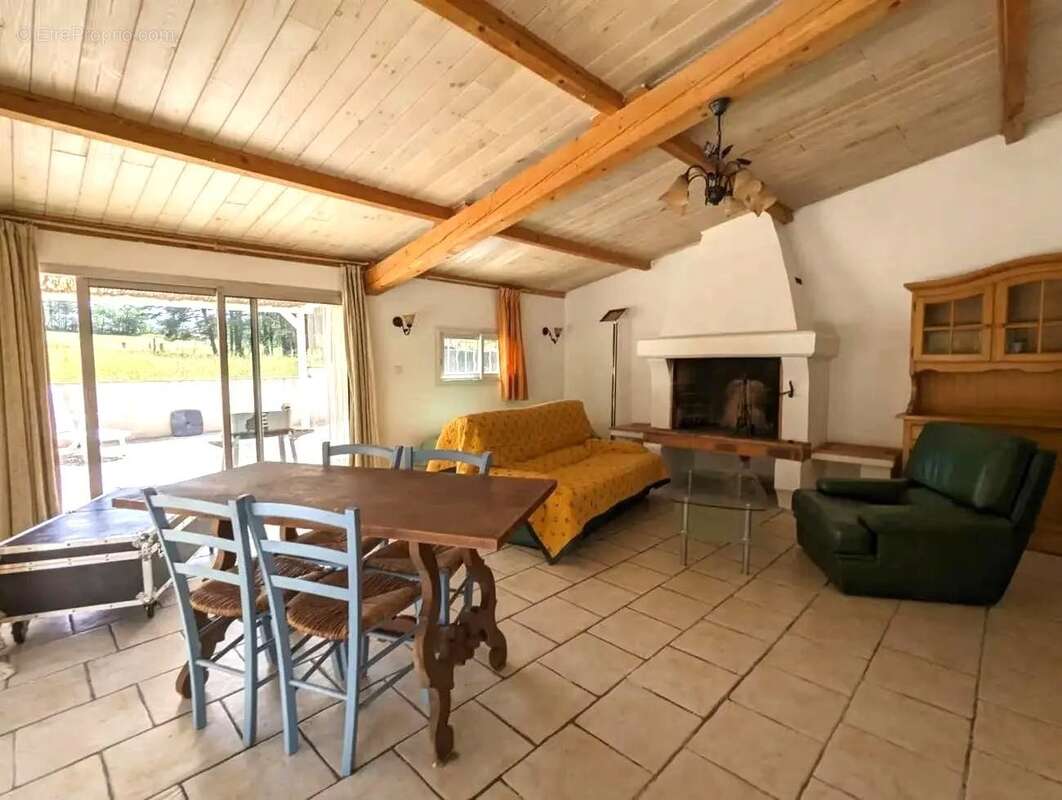 Propriété 2 maisons - Terrain 55330 m² - photo 2