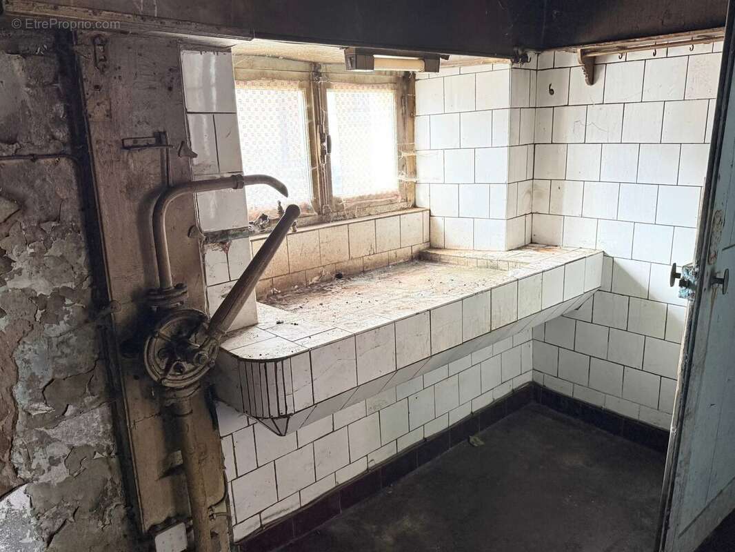 Charmante petite ferme-château entièrement à rénover - photo 6