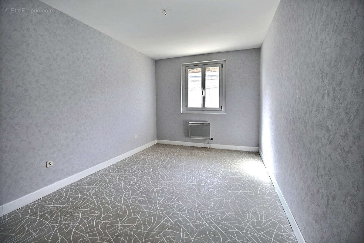 Maison à SAVIGNY-SUR-GROSNE