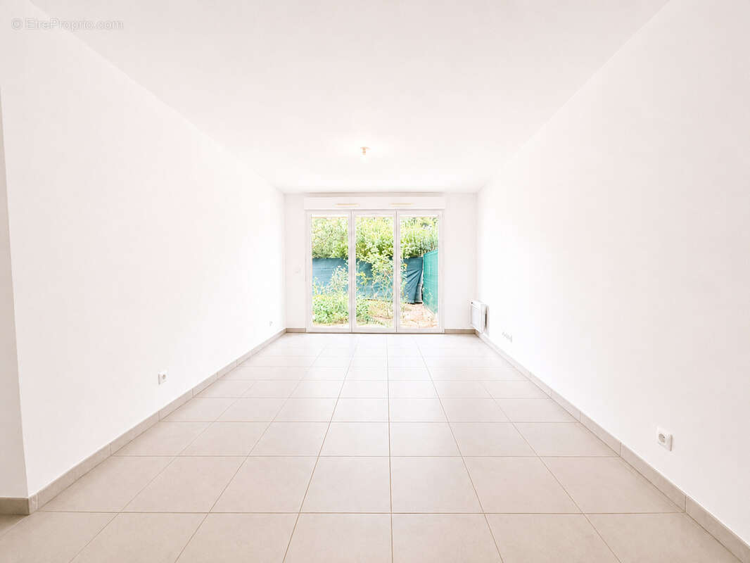 À VENDRE - T3 avec jardin 80 m2 et parking - photo 3