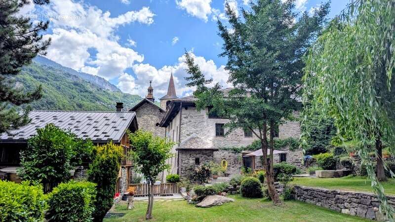 Ensemble immobilier d’exception- presbytère- Tarentaise COURCHEVEL (73) - photo 3
