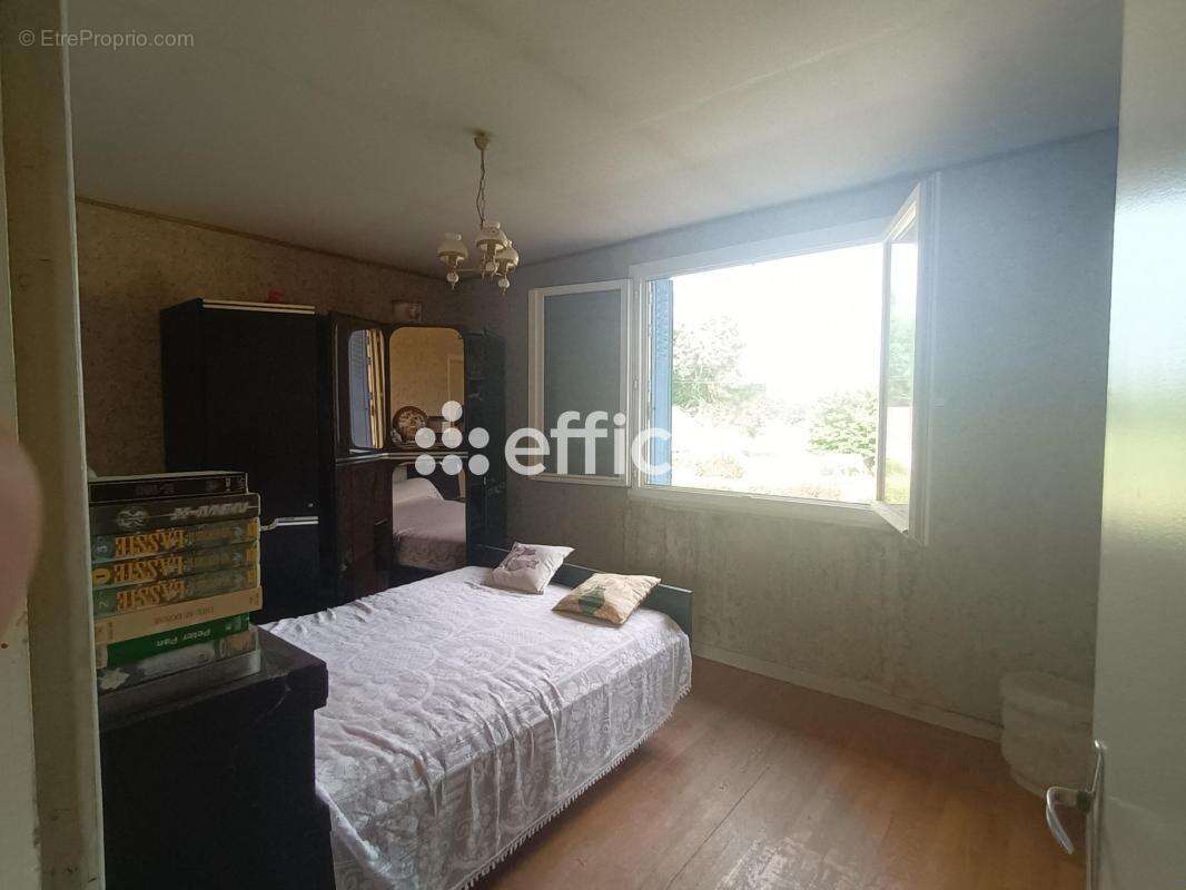 Maison 80 m² à Cour-Et-Buis  - photo 7