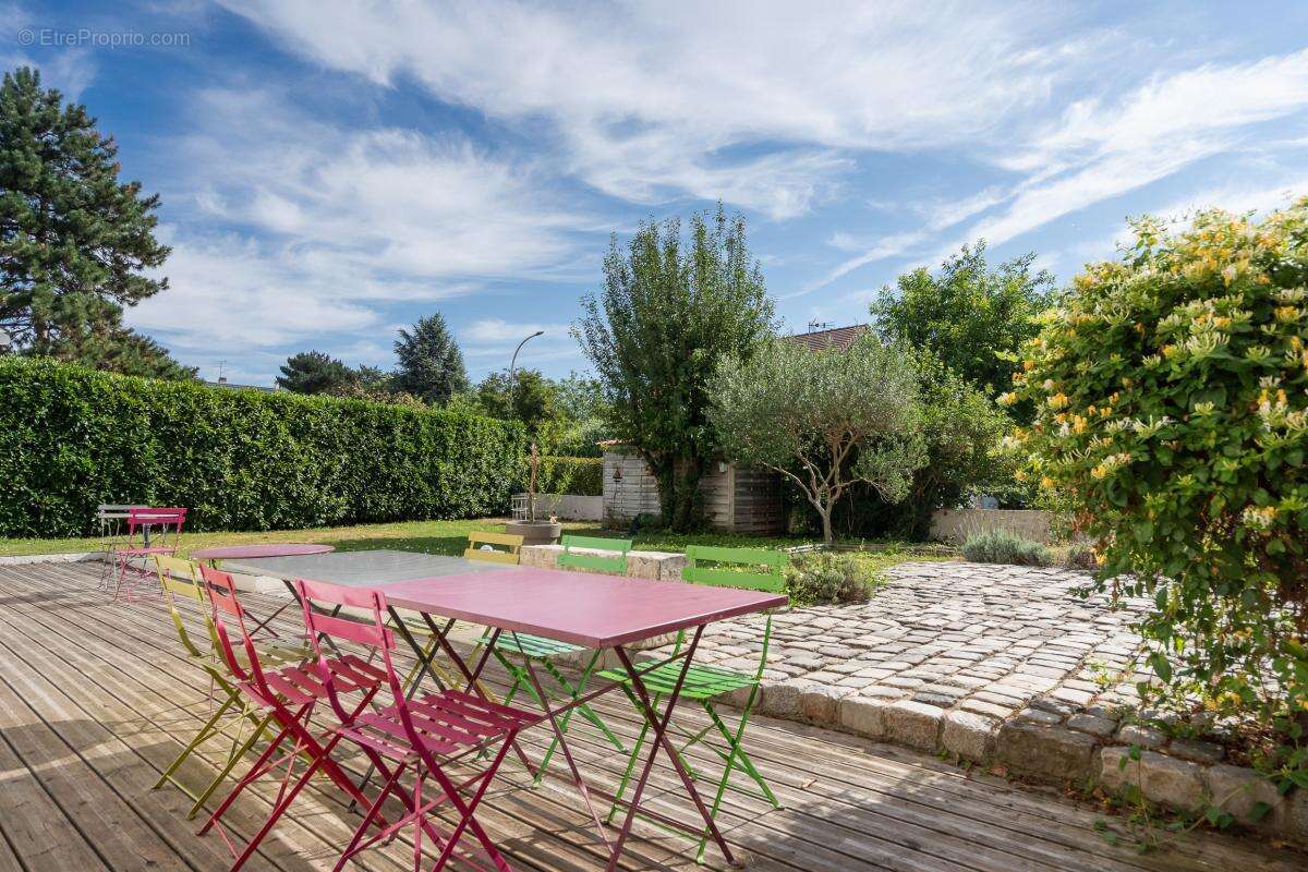 Maison à LE PERREUX-SUR-MARNE