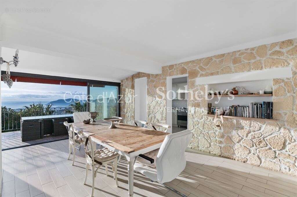 Maison à MANDELIEU-LA-NAPOULE