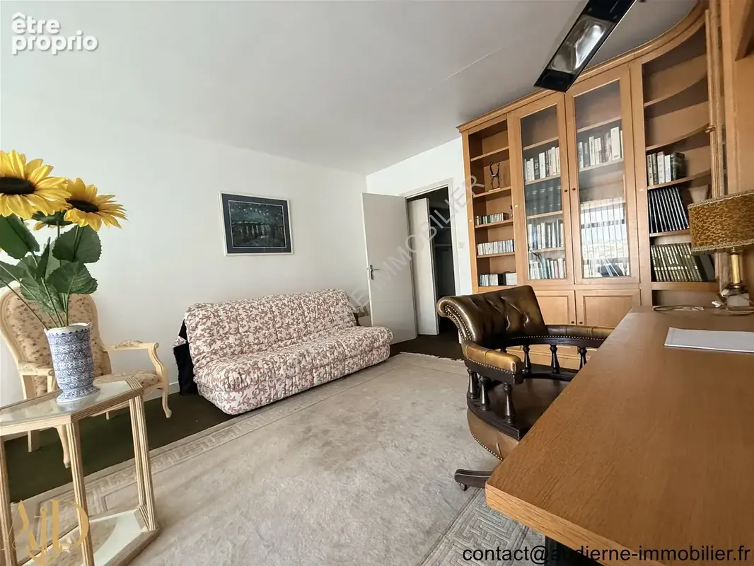 Grand duplex de 106 m2 avec ascenseur - très belle vue sur le port - à 200m du centre-ville et de la plage - photo 12