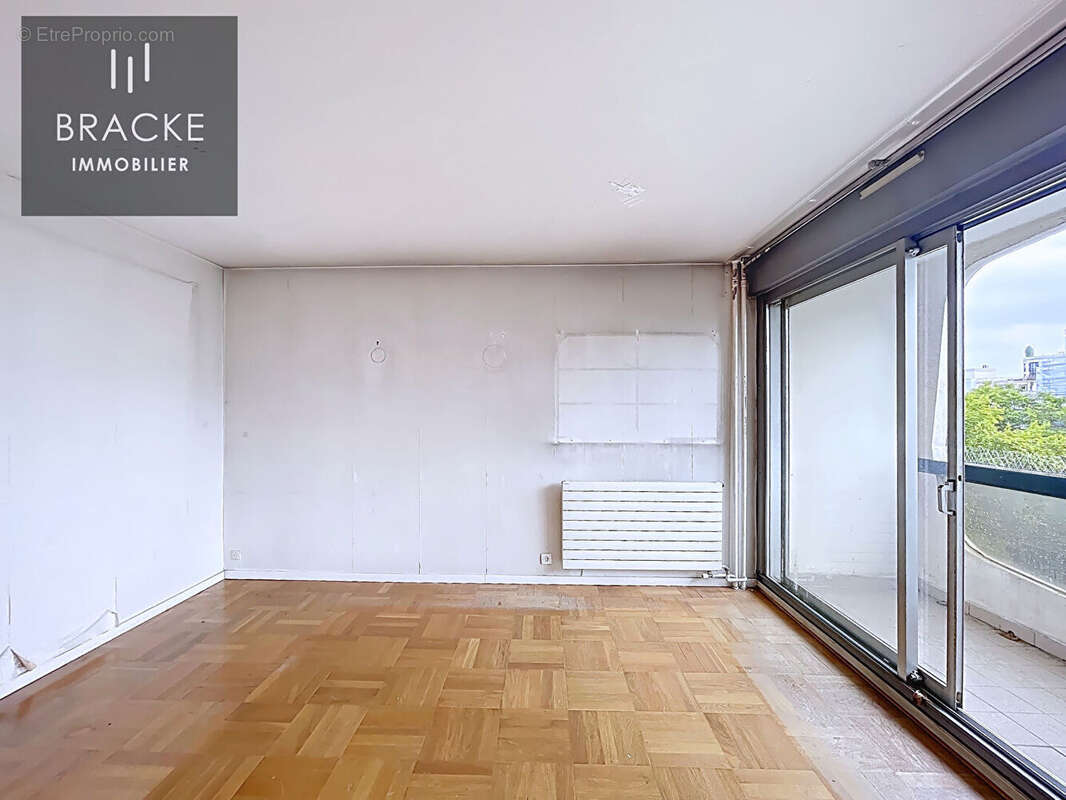 Appartement à COURBEVOIE