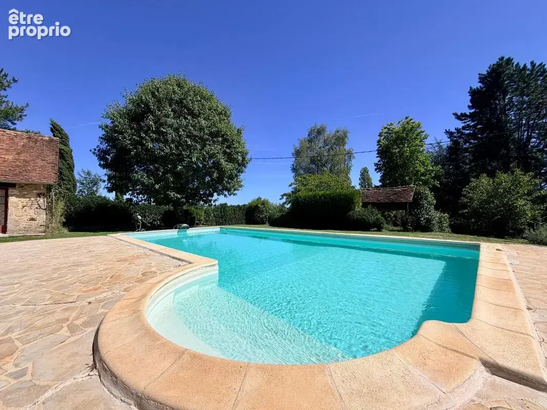 Trois maisons en pierre, piscine et étang - photo 30
