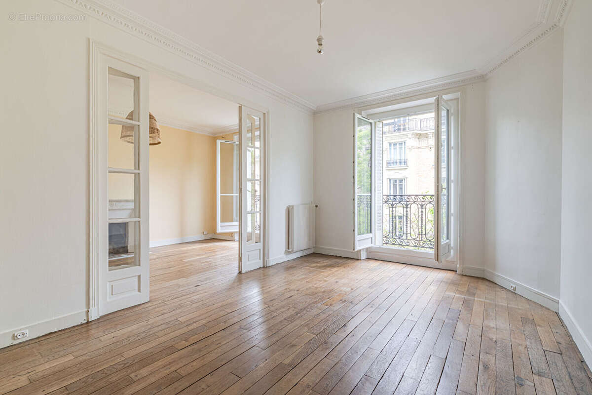 Appartement à PARIS-15E