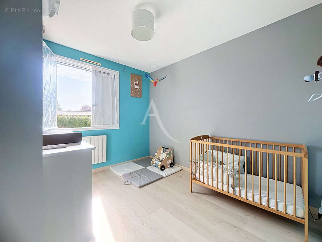 À vendre - Maison familiale avec vie de plain-pied à Combrée - Ombrée d'Anjou - photo 7
