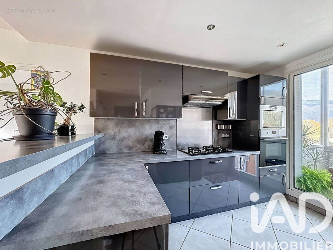 Photo 1 - Appartement à SAINT-MARTIN-D'HERES