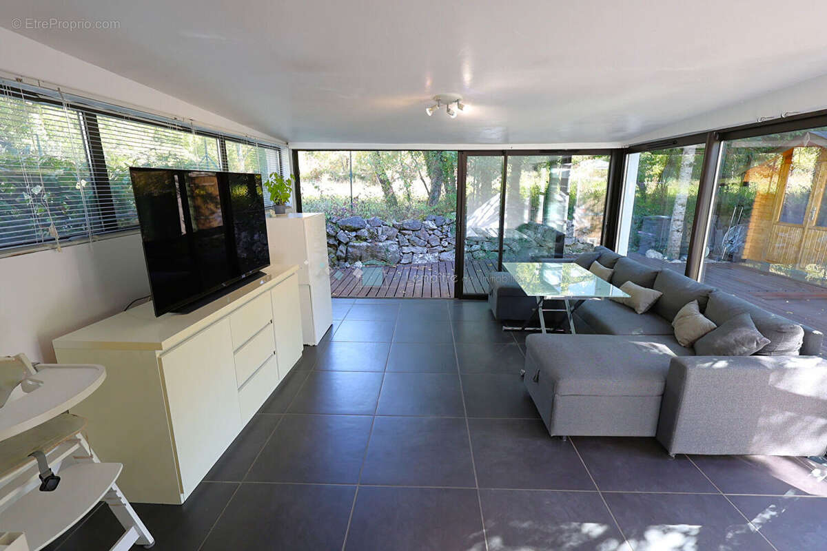 Maison à SAINT-CEZAIRE-SUR-SIAGNE