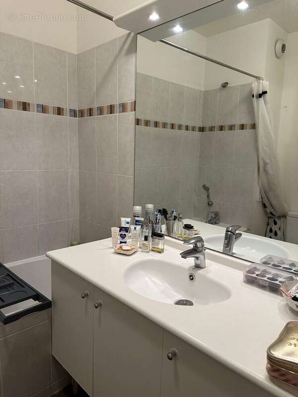 Appartement à PARIS-19E