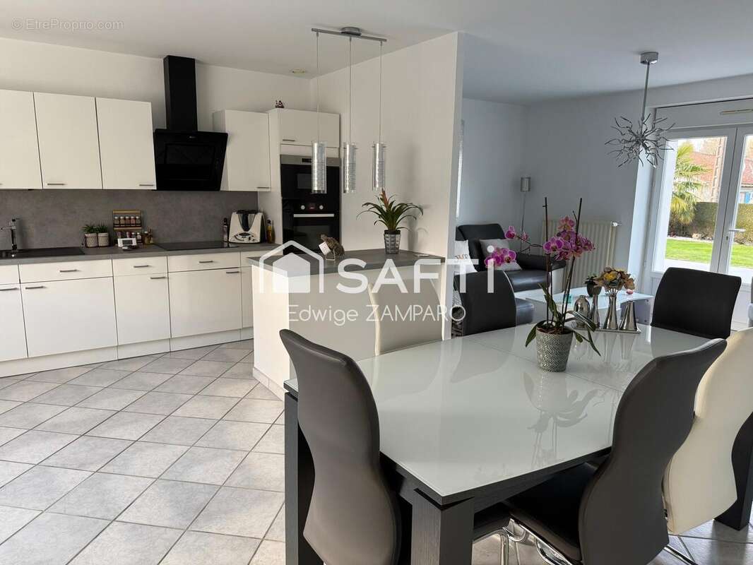 Maison 132 m² à Saint-Bazile  - photo 4