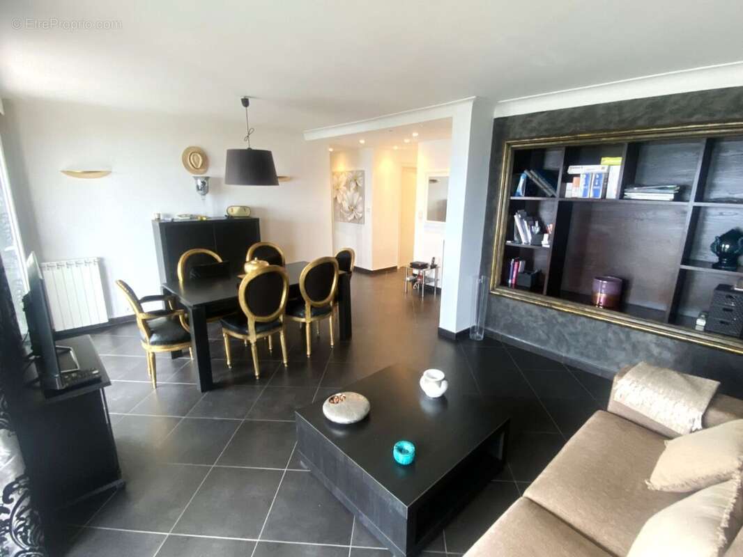 Appartement à ROQUEBRUNE-CAP-MARTIN
