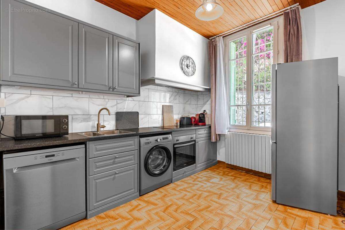 Maison de 7 pièces de 163 m² située à Nice - photo 5