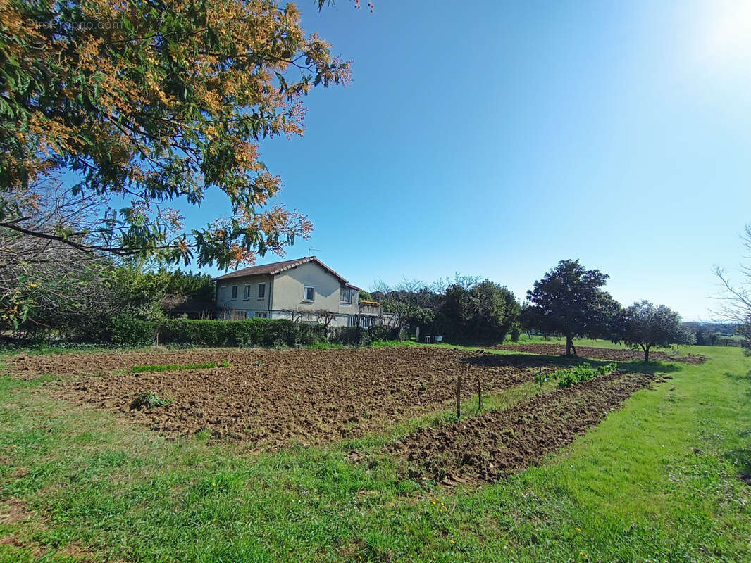 Maison à SAINT-GEORGES-LES-BAINS
